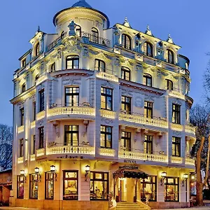 Royal 3* Varna